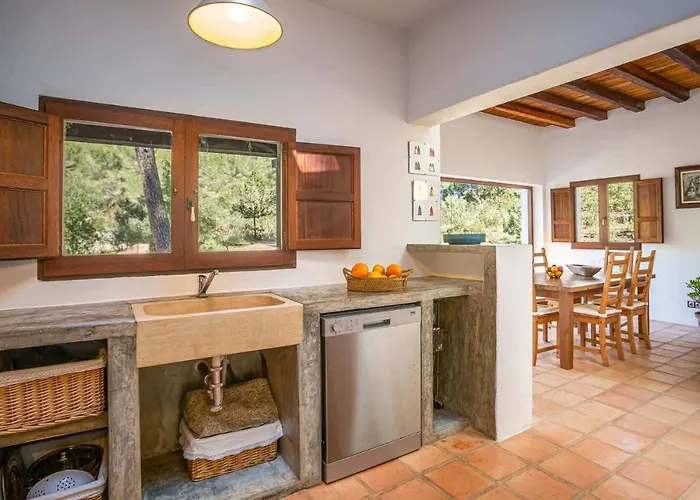 Font Villa Santa Eularia des Riu